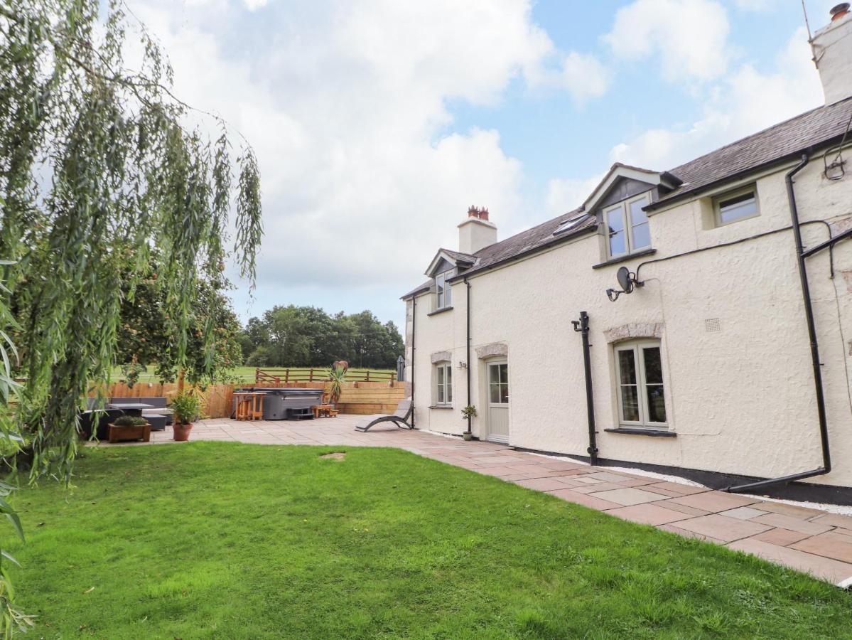 Nant Y Celyn Villa Ruthin Bagian luar foto
