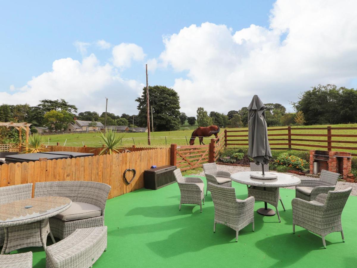 Nant Y Celyn Villa Ruthin Bagian luar foto