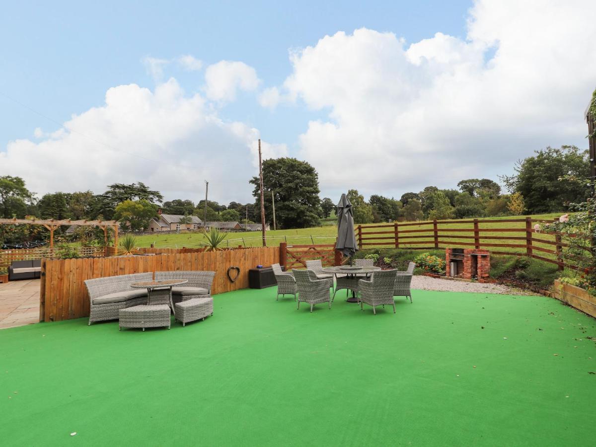 Nant Y Celyn Villa Ruthin Bagian luar foto